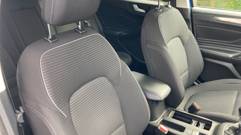 Ford Focus 1.0 EcoBoost 125 Titanium 5dr Petrol Hatchback